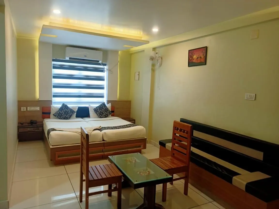 Отель Royal Plaza Residency Cheruppulasseri